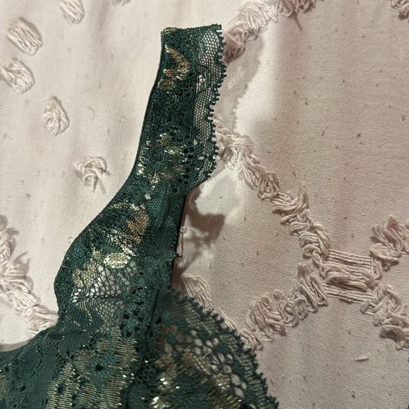Brand New Emerald Victorias Secret Bra - Picture 3 of 7
